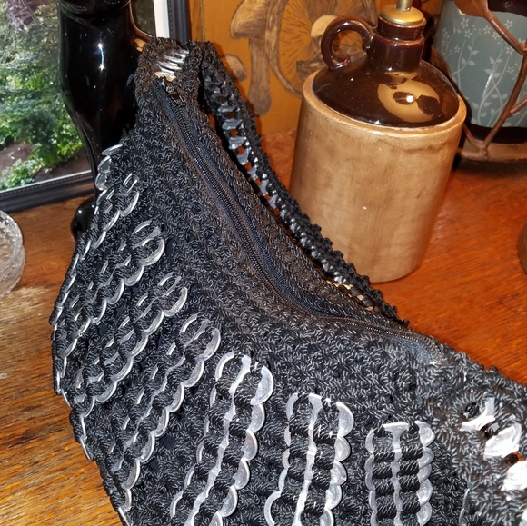 Eco chic crocheted tab purse - Picture 4 of 7